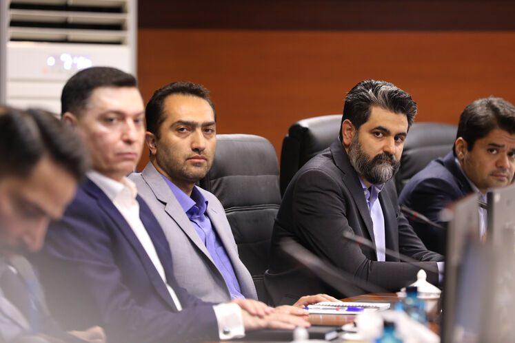 نشست هماندیشی مدیران عامل شرکتهای پالایش نفت کشور با مدیرعامل شرکت ملی پالایش و پخش فرآوردههای نفتی ایران