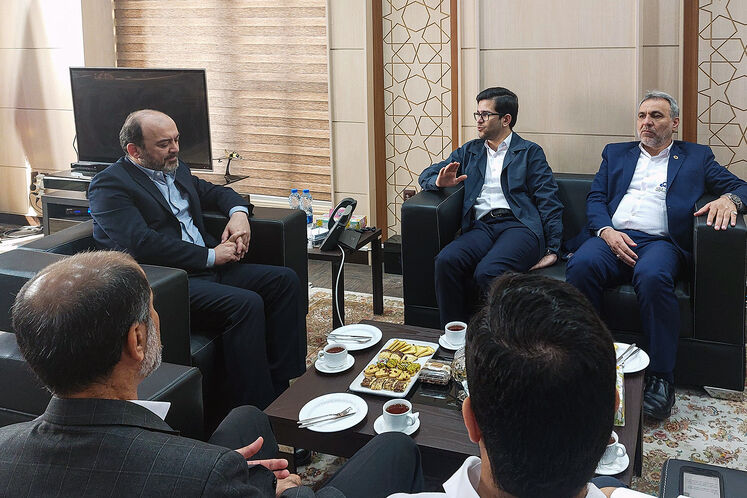 بازدید محمدصادق عظیمیفر، معاون وزیر نفت و مدیرعامل شرکت ملی پالایش و پخش، از پالایشگاهها و پروژههای نفتی بندرعباس