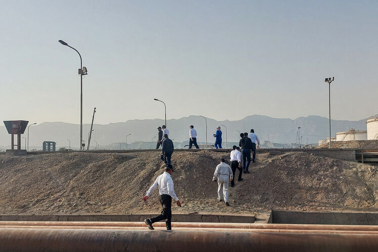 بازدید محمدصادق عظیمی‌فر، معاون وزیر نفت و مدیرعامل شرکت ملی پالایش و پخش، از پالایشگاه‌ها و پروژه‌های نفتی بندرعباس