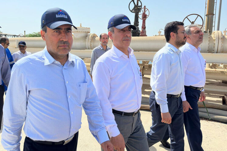 روز دوم سفر محمدصادق عظیمیفر، معاون وزیر نفت و مدیرعامل شرکت ملی پالایش و پخش، به مناطق عملیاتی نفتی در جنوب کشور
