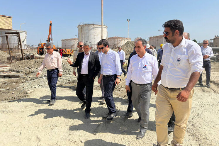 روز دوم سفر محمدصادق عظیمیفر، معاون وزیر نفت و مدیرعامل شرکت ملی پالایش و پخش، به مناطق عملیاتی نفتی در جنوب کشور