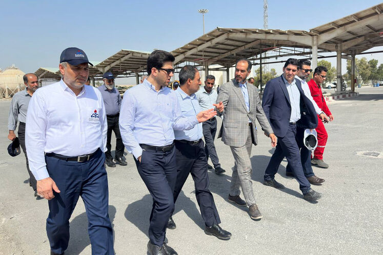 روز دوم سفر محمدصادق عظیمیفر، معاون وزیر نفت و مدیرعامل شرکت ملی پالایش و پخش، به مناطق عملیاتی نفتی در جنوب کشور
