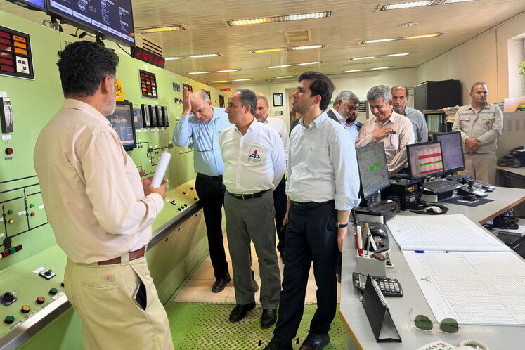 روز دوم سفر محمدصادق عظیمیفر، معاون وزیر نفت و مدیرعامل شرکت ملی پالایش و پخش، به مناطق عملیاتی نفتی در جنوب کشور