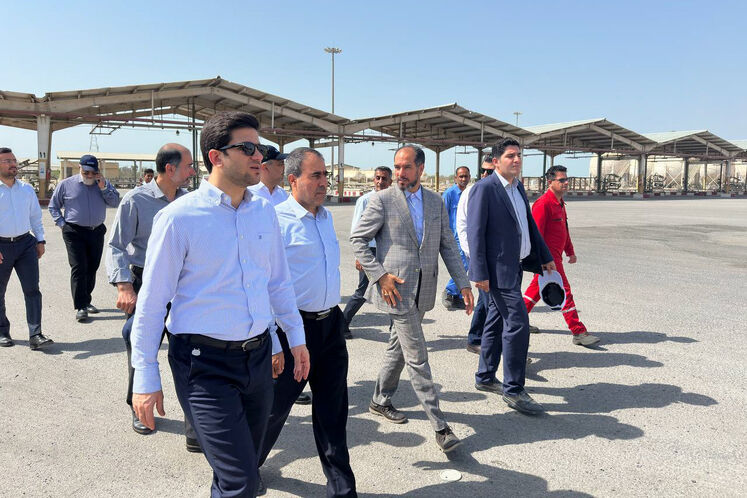 روز دوم سفر محمدصادق عظیمیفر، معاون وزیر نفت و مدیرعامل شرکت ملی پالایش و پخش، به مناطق عملیاتی نفتی در جنوب کشور