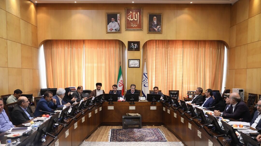 اراده کمیسیون صنایع مجلس مبتنی بر حمایت از صنعت پتروشیمی است اراده کمیسیون صنایع مجلس مبتنی بر حمایت از صنعت پتروشیمی است