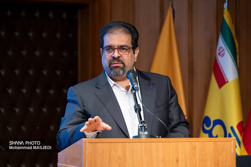 کارکنان صنعت گاز معادلات دشمن در جنگ اقتصادی را برهم زدند کارکنان صنعت گاز معادلات دشمن در جنگ اقتصادی را برهم زدند