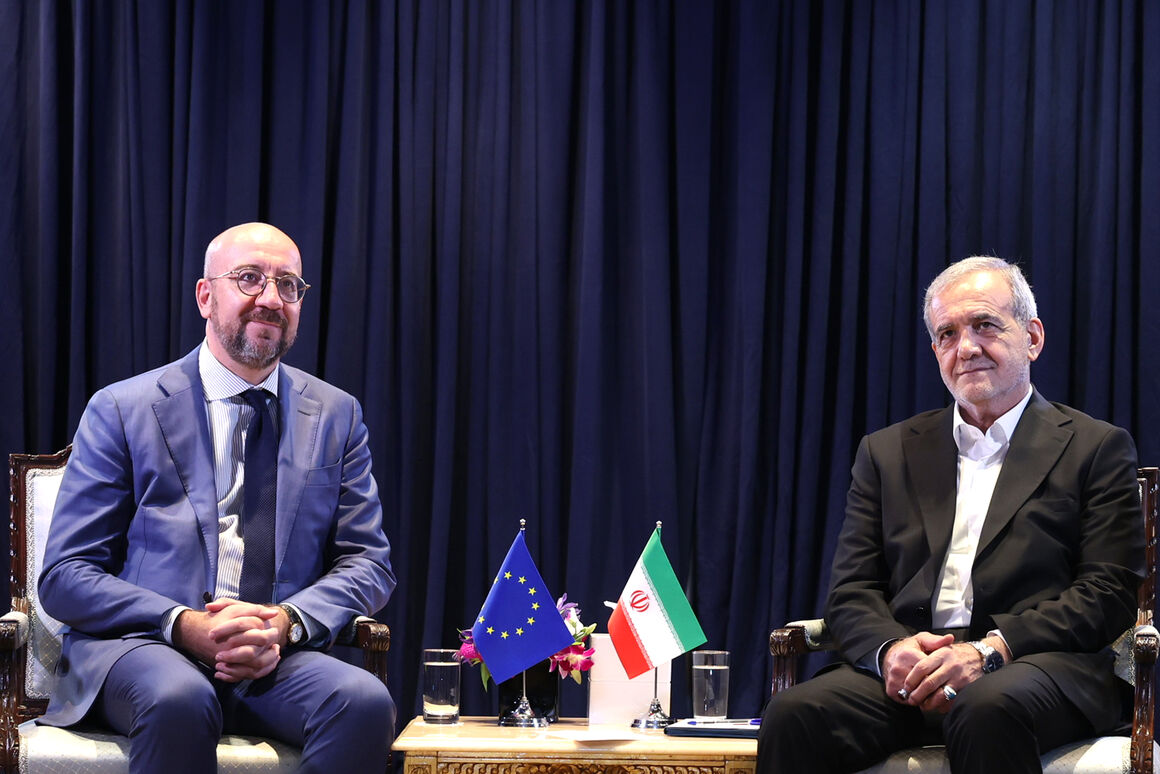 دولت چهاردهم در داخل و عرصه بینالمللی بهدنبال گسترش همدلی و همکاری است دولت چهاردهم در داخل و عرصه بینالمللی بهدنبال گسترش همدلی و همکاری است