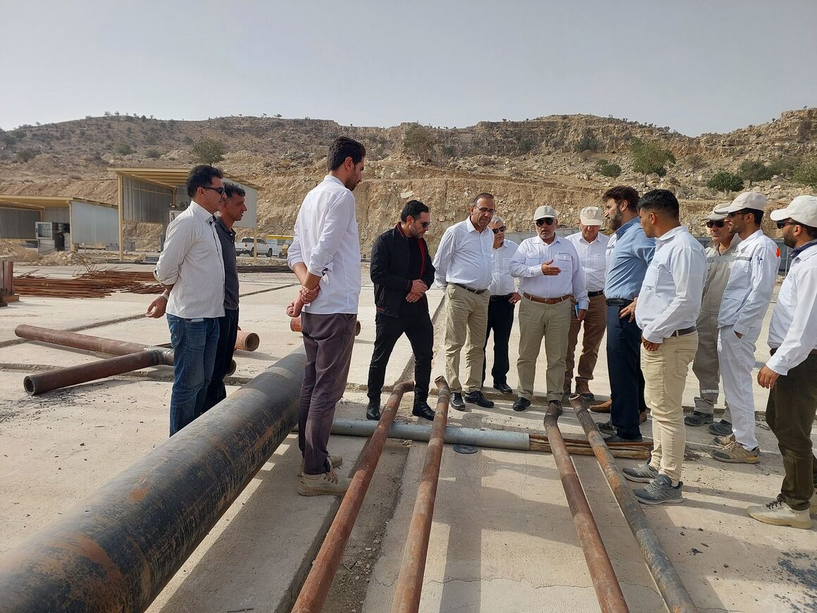 بازدید مدیرعامل نفت مرکزی از طرح توسعه میدان گازی دی بازدید مدیرعامل نفت مرکزی از طرح توسعه میدان گازی دی