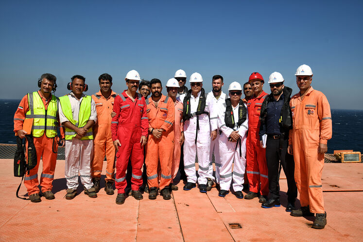 بازدید محسن پاکنژاد، وزیر نفت از سکوی A فاز ۱۸ و سکوی فاز پنجم میدان مشترک پارس جنوبی