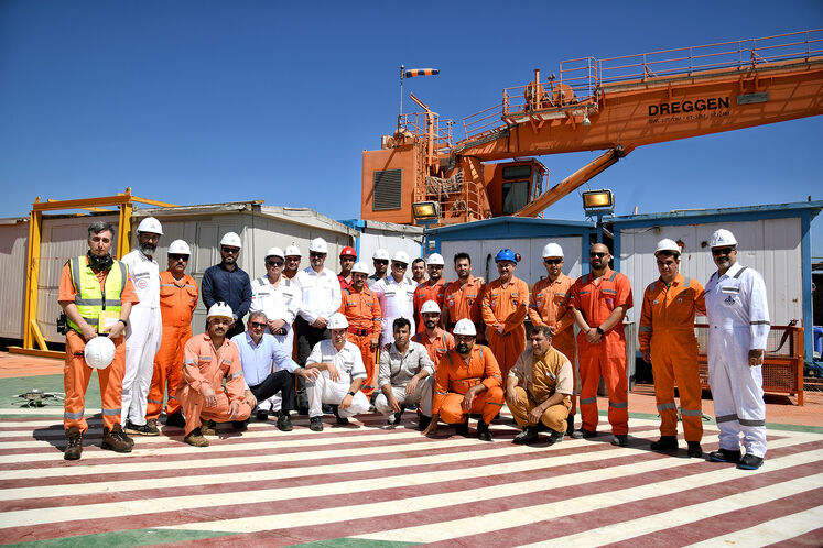 بازدید محسن پاکنژاد، وزیر نفت از سکوی A فاز ۱۸ و سکوی فاز پنجم میدان مشترک پارس جنوبی