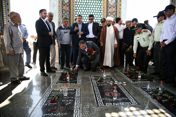 بازدید محسن پاک‌نژاد، وزیر نفت از قلب صادرات نفت ایران - جزیره خارک