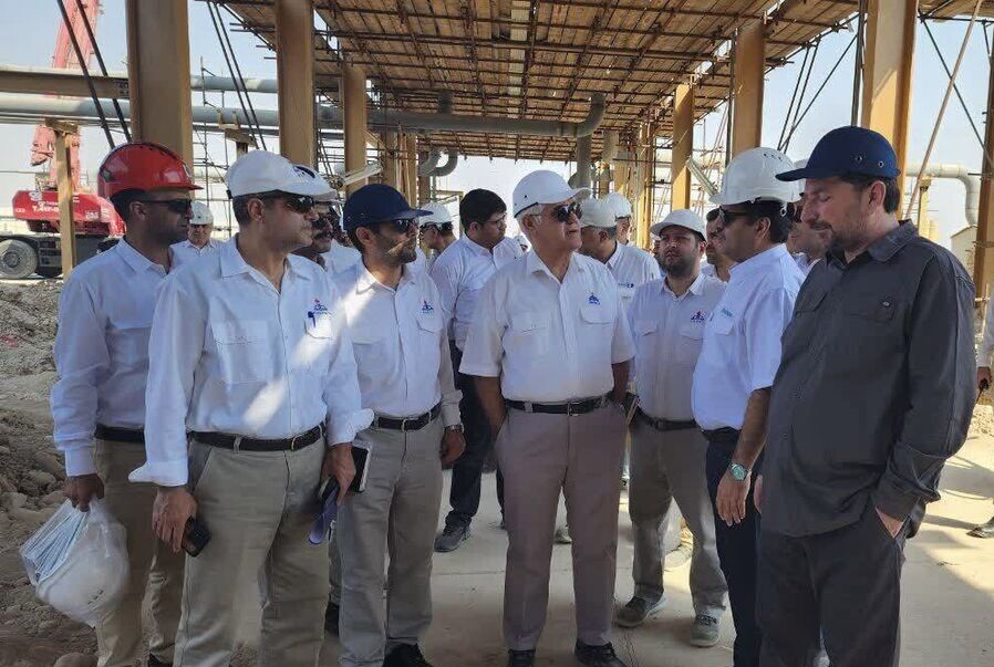 انتقال نفت میدانهای سپهر و جفیر به پایانههای صادراتی شتاب میگیرد انتقال نفت میدانهای سپهر و جفیر به پایانههای صادراتی شتاب میگیرد