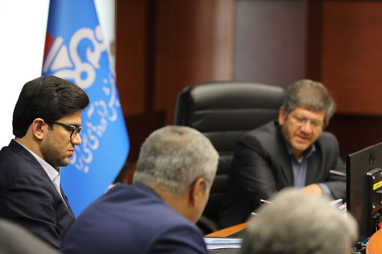 نشست مدیرعامل شرکت ملی پالایش و پخش فرآوردههای نفتی ، معاون وزیر راه و شهرسازی و مدیرعامل شرکت راهآهن جمهوری اسلامی