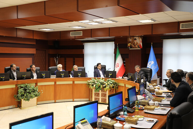 نشست مدیرعامل شرکت ملی پالایش و پخش فرآوردههای نفتی ، معاون وزیر راه و شهرسازی و مدیرعامل شرکت راهآهن جمهوری اسلامی