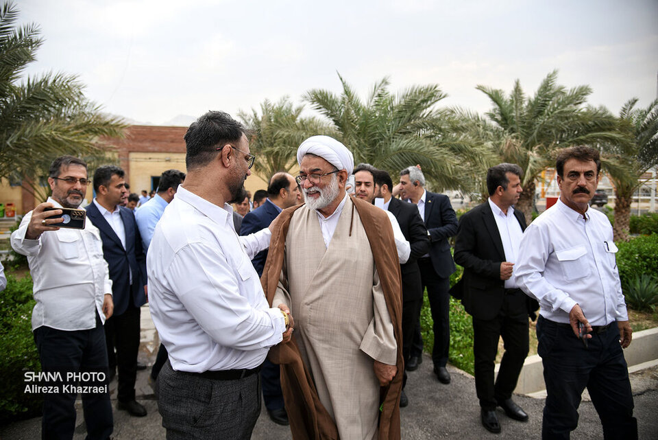 بازدید اعضای کمیسیون انرژی مجلس از تأسیسات نفتی پارس جنوبی بازدید اعضای کمیسیون انرژی مجلس از تأسیسات نفتی پارس جنوبی