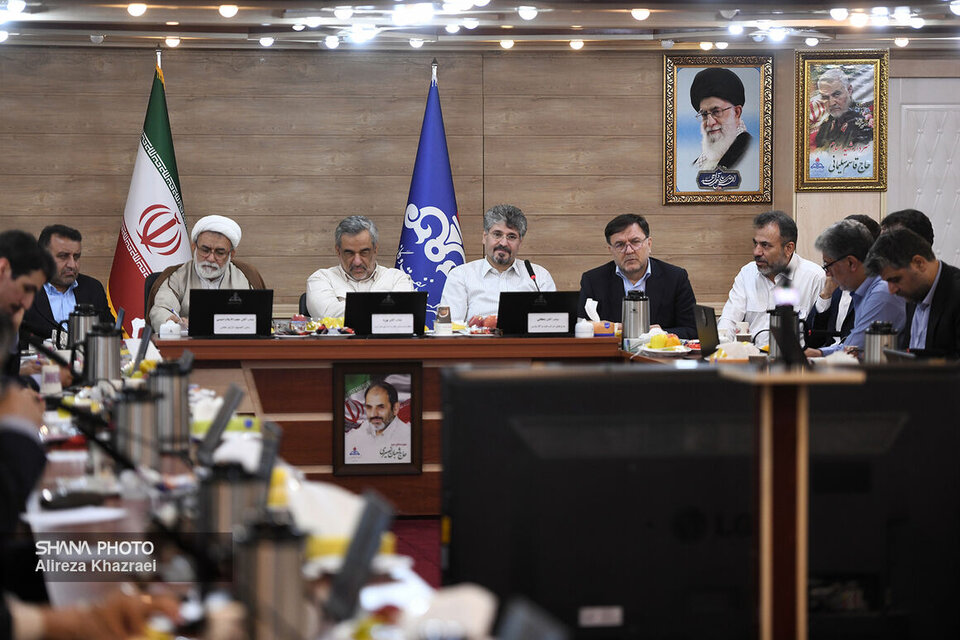 رفع مشکلات کارکنان سکوهای نفتی با همه توان پیگیری میشود رفع مشکلات کارکنان سکوهای نفتی با همه توان پیگیری میشود