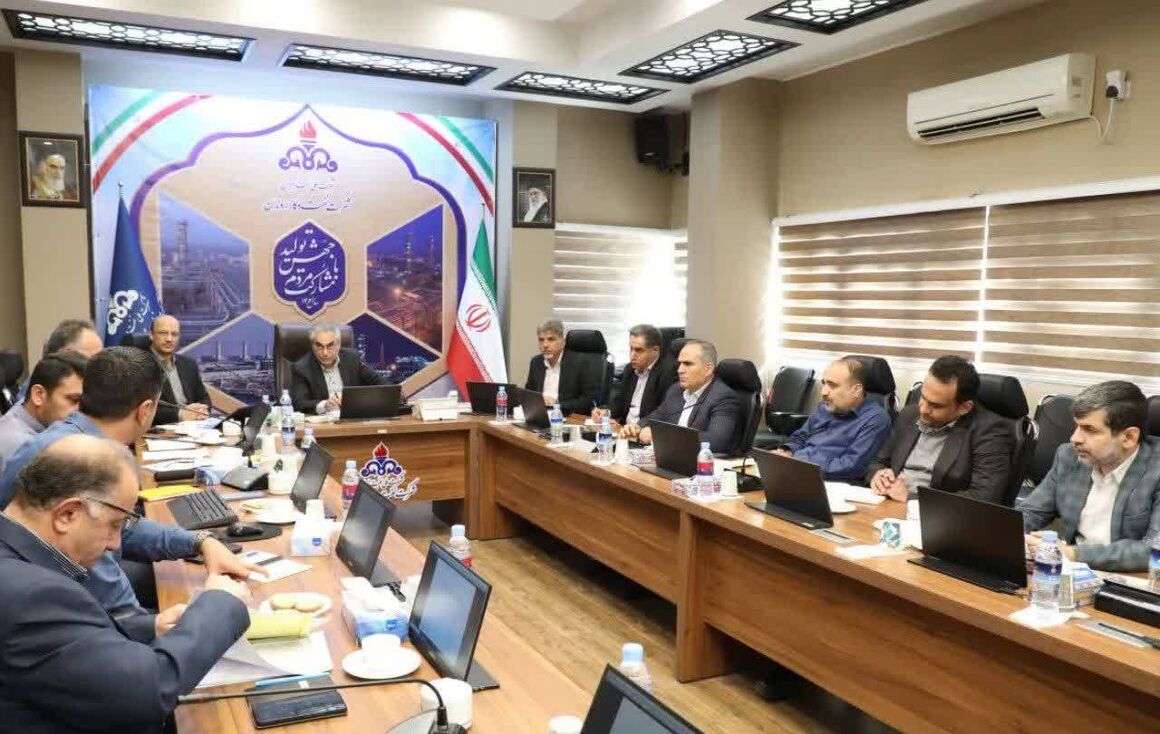 تشکیل کمیته اضطراری با هدف افزایش تولید در نفت و گاز اروندان تشکیل کمیته اضطراری با هدف افزایش تولید در نفت و گاز اروندان