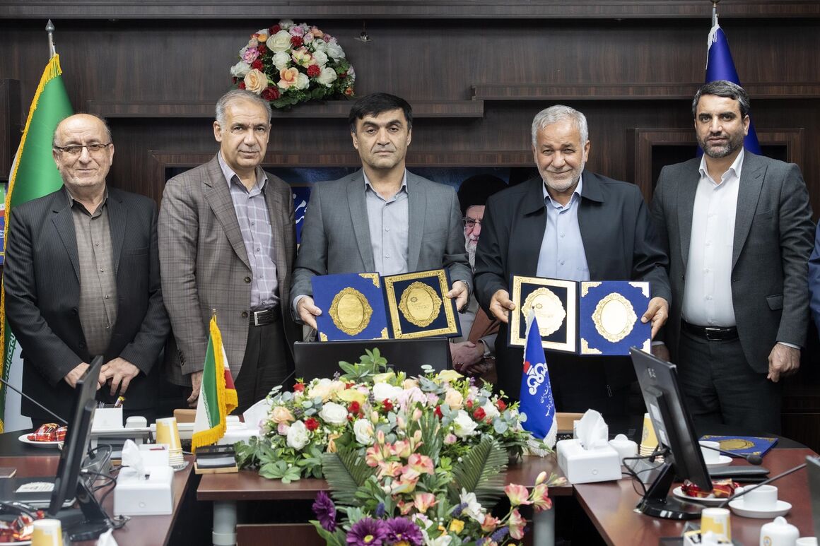 مناطق نفتخیز جنوب و قرارگاه خاتمالانبیا تفاهمنامه امضا کردند مناطق نفتخیز جنوب و قرارگاه خاتمالانبیا تفاهمنامه امضا کردند