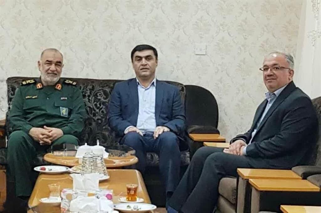 فرمانده کل سپاه از تلاش کارکنان نفت قدردانی کرد فرمانده کل سپاه از تلاش کارکنان نفت قدردانی کرد