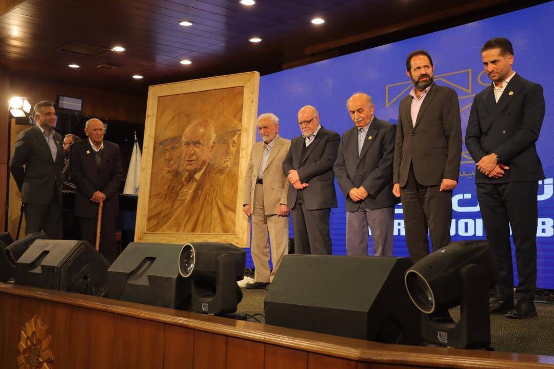 بزرگداشت یکی از چهرههای ماندگار پیمانکاری حوزه نفت بزرگداشت یکی از چهرههای ماندگار پیمانکاری حوزه نفت