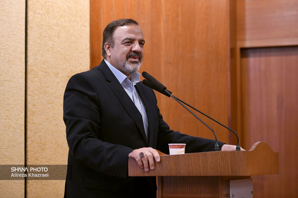 بازنشستگان صنعت نفت منشأ خدمات بزرگی به کشور بودهاند بازنشستگان صنعت نفت منشأ خدمات بزرگی به کشور بودهاند