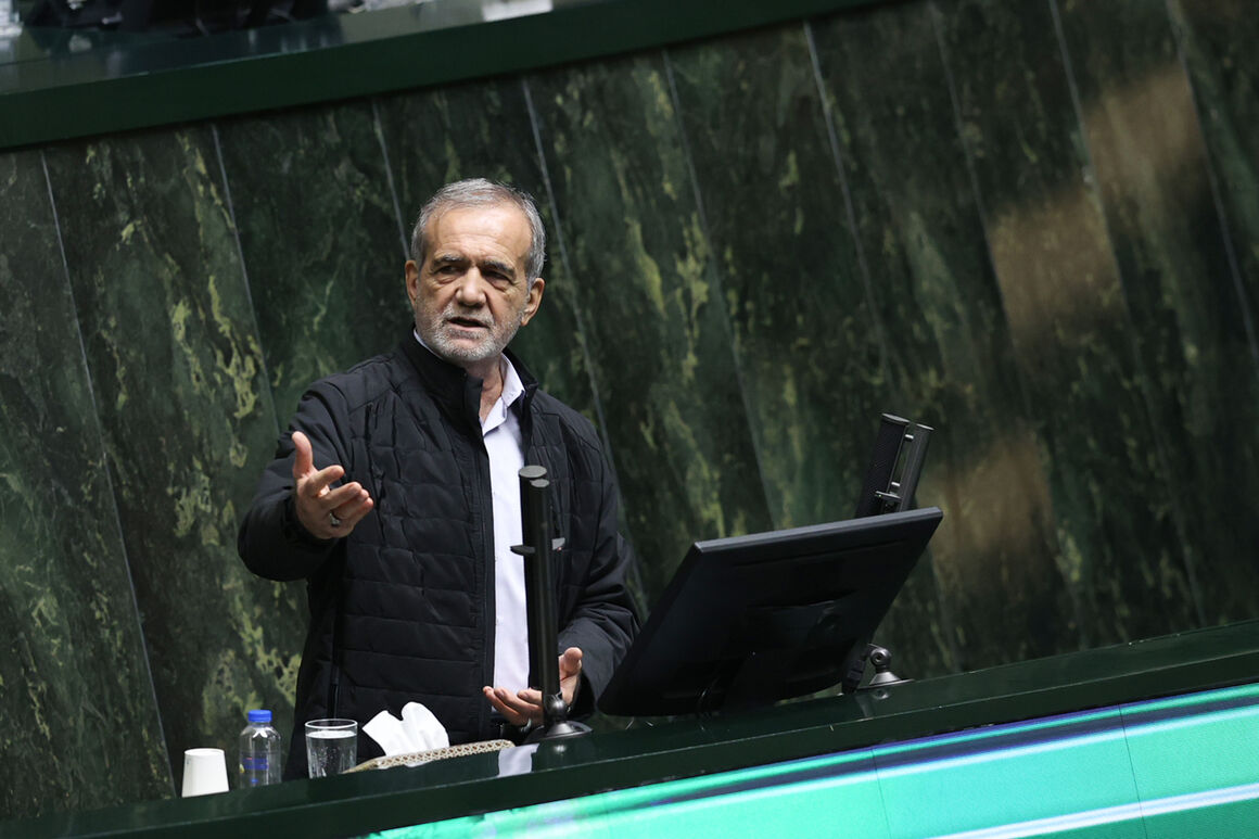 دولت چهاردهم وارث ناترازیها/ مقصر دانستن یکدیگر مشکلی را حل نمیکند دولت چهاردهم وارث ناترازیها/ مقصر دانستن یکدیگر مشکلی را حل نمیکند