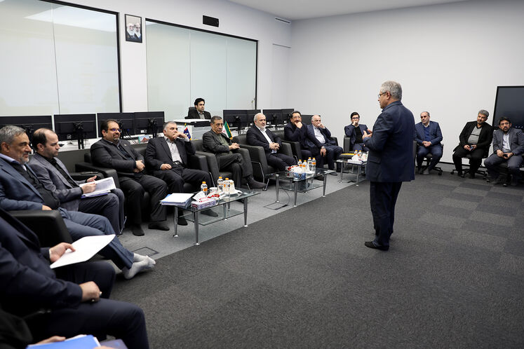 نشست بررسی سوخترسانی زمستانی با حضور معاون اجرایی رئیس جمهوری، وزرای نفت، نیرو، صمت و رئیس سازمان برنامه و بودجه