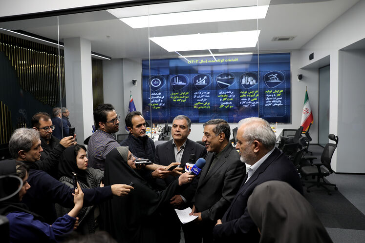 نشست بررسی سوخترسانی زمستانی با حضور معاون اجرایی رئیس جمهوری، وزرای نفت، نیرو، صمت و رئیس سازمان برنامه و بودجه