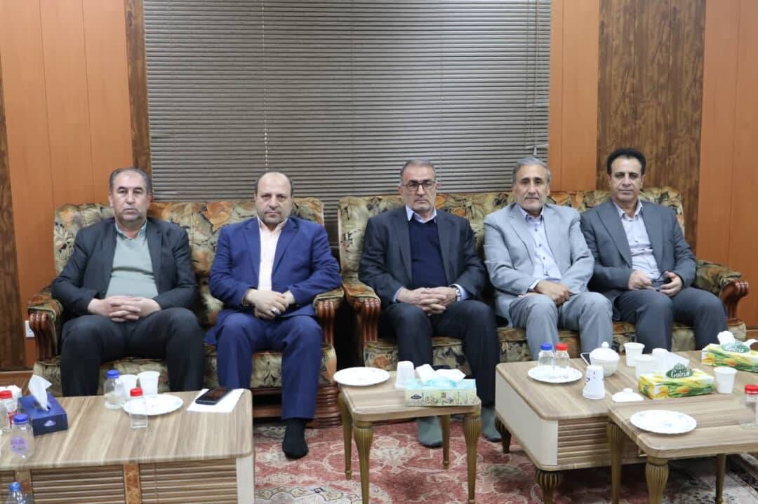 نقش ویژه کارکنان صنعت نفت در اقتصاد کشور نقش ویژه کارکنان صنعت نفت در اقتصاد کشور