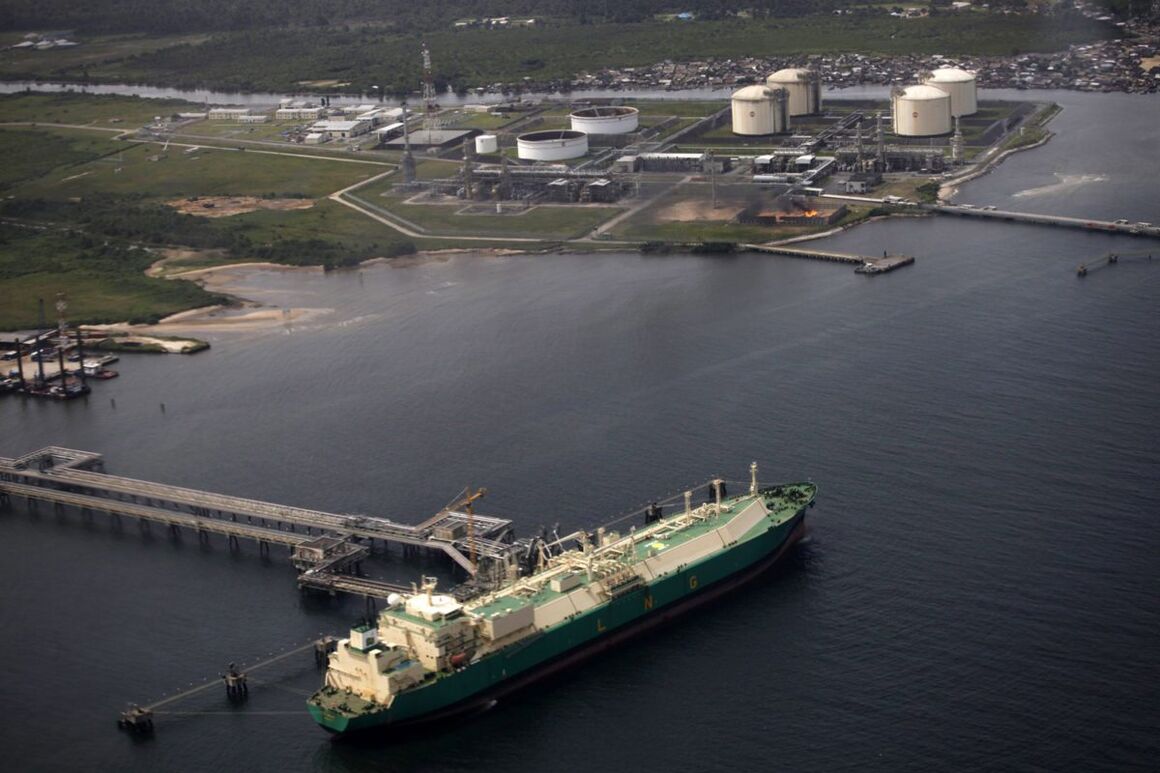 نشت نفت در پایانه نفتی نیجریه نشت نفت در پایانه نفتی نیجریه