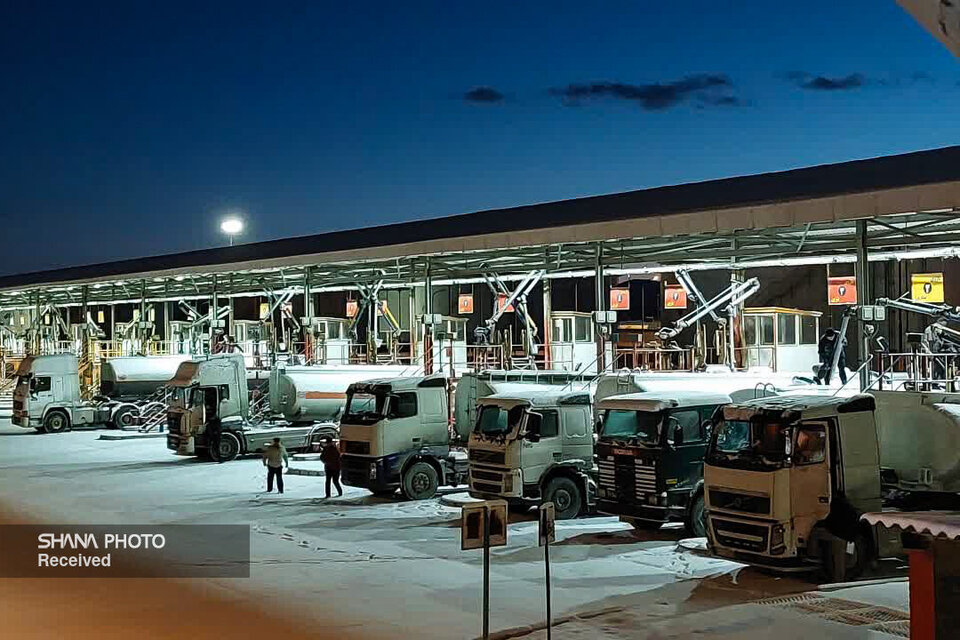خدمترسانی ۱۶ هزار سوخترسان جادهای؛ زنجیره ۱۷۶ کیلومتری خدمترسانی ۱۶ هزار سوخترسان جادهای؛ زنجیره ۱۷۶ کیلومتری