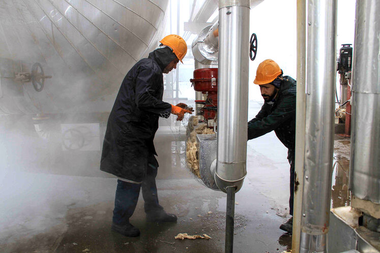 Untiring efforts of Shahid Hasheminejad Refinery staff
