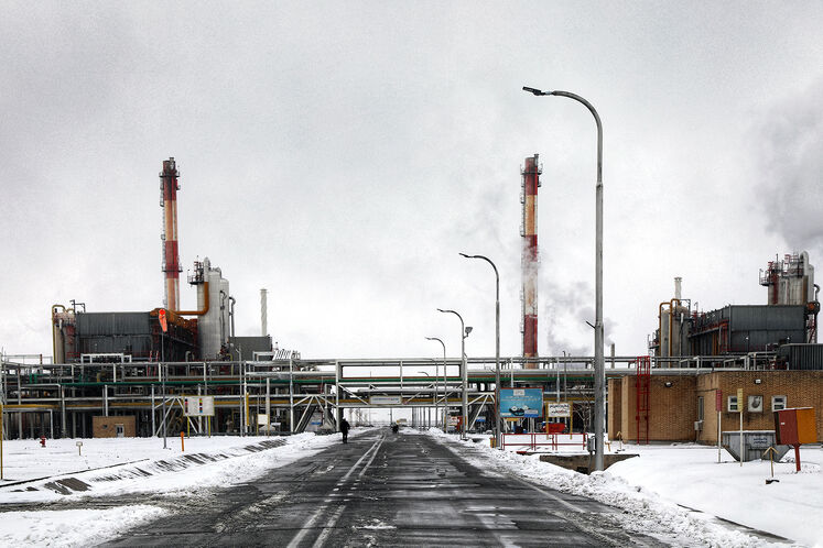 Untiring efforts of Shahid Hasheminejad Refinery staff