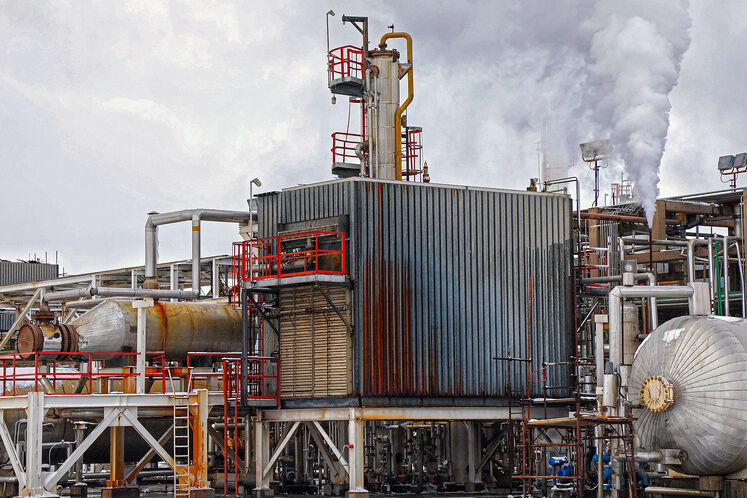 Untiring efforts of Shahid Hasheminejad Refinery staff