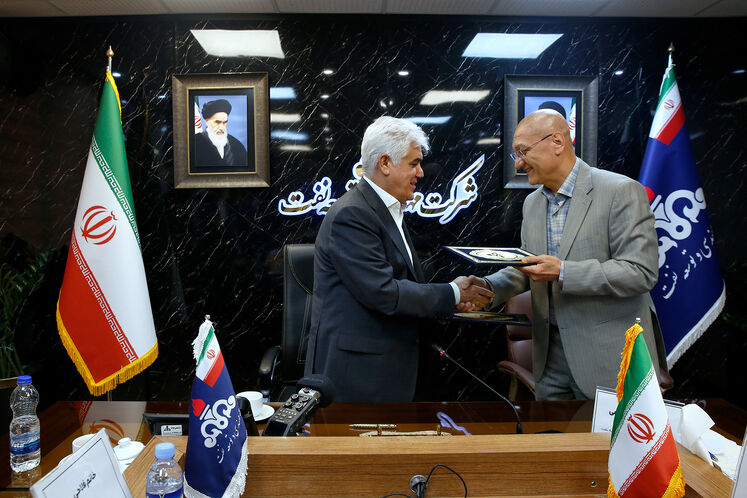 امضای قرارداد مطالعات مسئولیتهای اجتماعی در مناطق عملیاتی شركت مهندسی و توسعه نفت