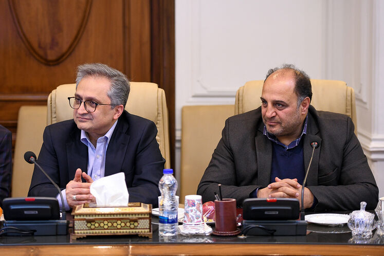 غلامرضا شاه‌کرمی، مدیرکل امور مجلس وزارت نفت و کسری نوری، مشاور وزیر و مدیرکل دفتر وزارتی