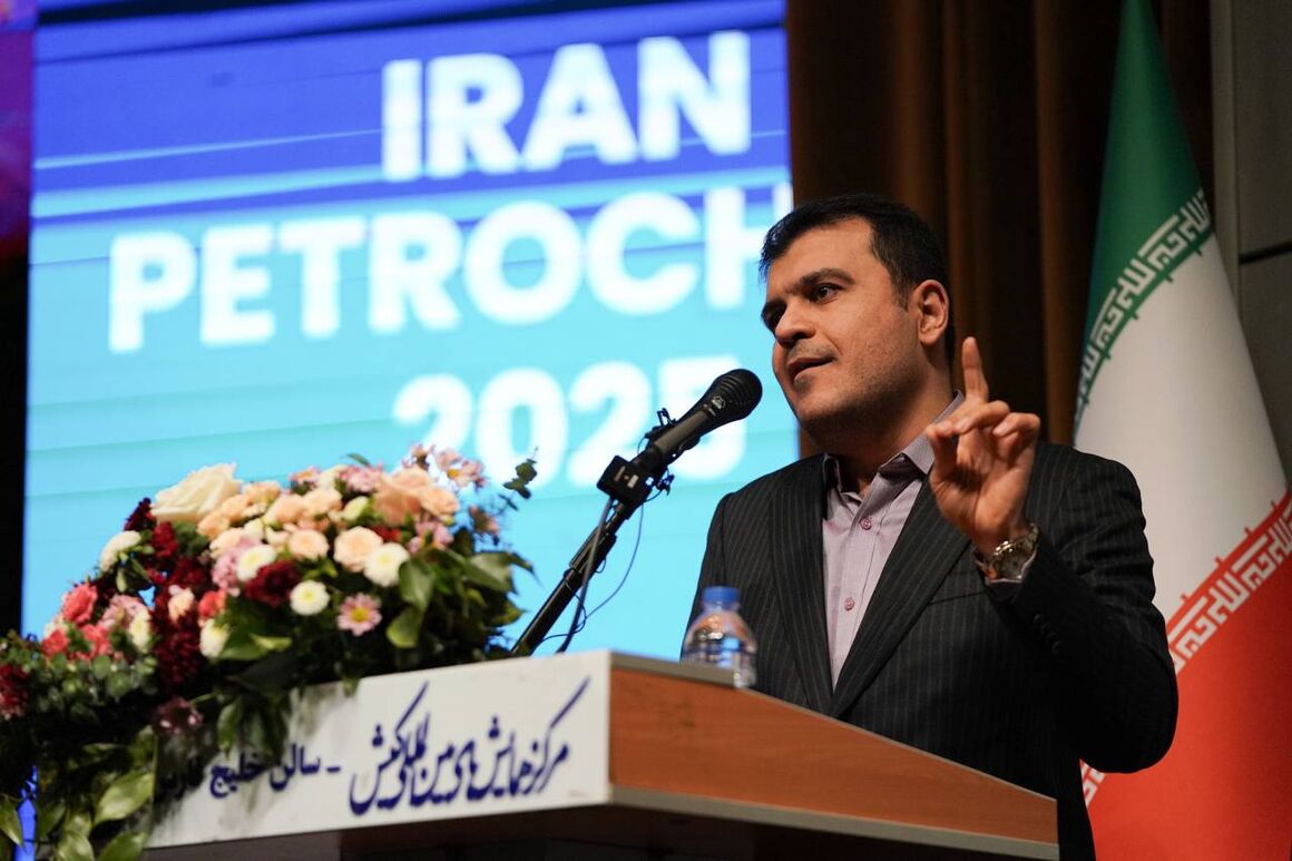 مرکز هوش مصنوعی صنایع نفت و گاز در کیش ساخته میشود مرکز هوش مصنوعی صنایع نفت و گاز در کیش ساخته میشود