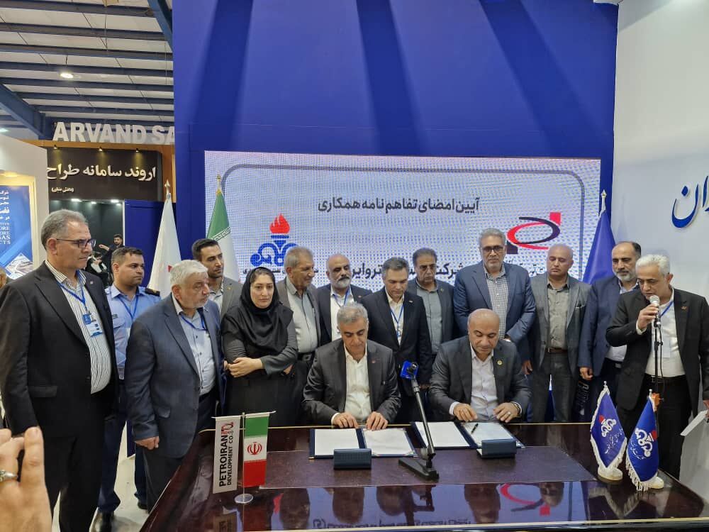 شرکت نفت و گاز آغاجاری و توسعه پتروایران تفاهمنامه امضا کردند شرکت نفت و گاز آغاجاری و توسعه پتروایران تفاهمنامه امضا کردند