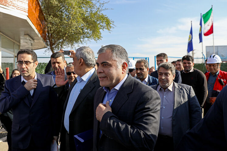 محسن پاکنژاد، وزیر نفت