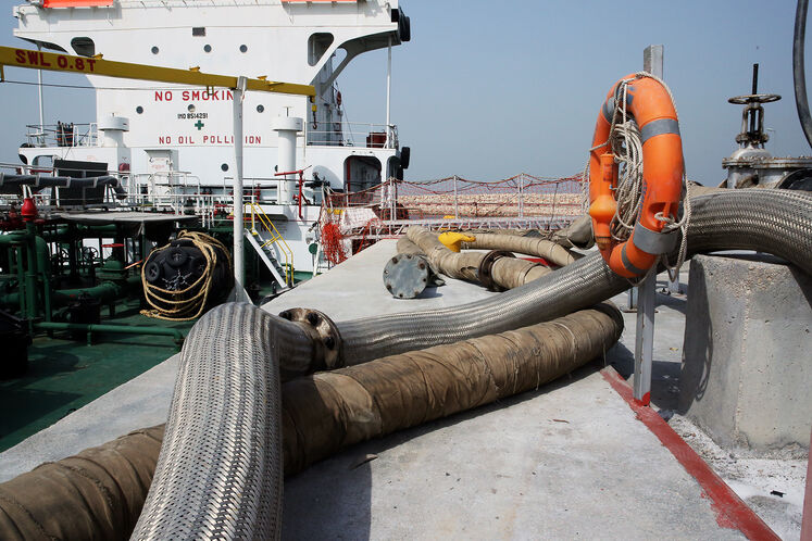 بارگیری نخستین محموله صادراتی فرآوردههای نفتی از اسکله فراسکو عسلویه