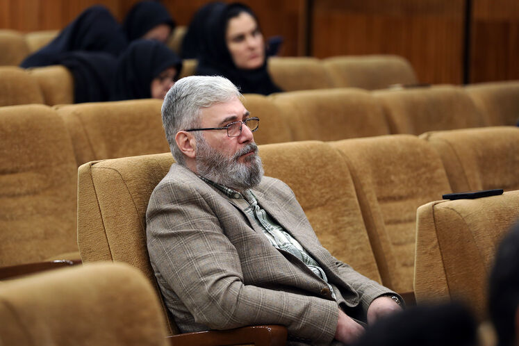 نشست خبری رضا دهقان، معاون توسعه و مهندسی شرکت ملی نفت ایران