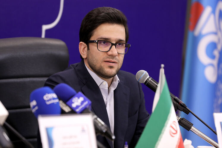 محمدصادق عظیمی‌فر، معاون وزیر و مدیرعامل شرکت ملی پالایش و پخش فرآورده‌های نفتی ایران