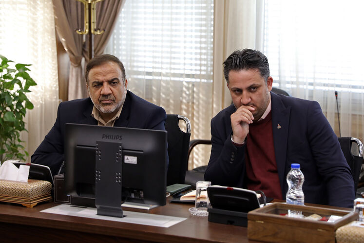 سامان قدوسی، رئیس روابط عمومی شرکت ملی نفت ایران و مجید بوجارزاده، مدیرکل روابط عمومی وزارت نفت