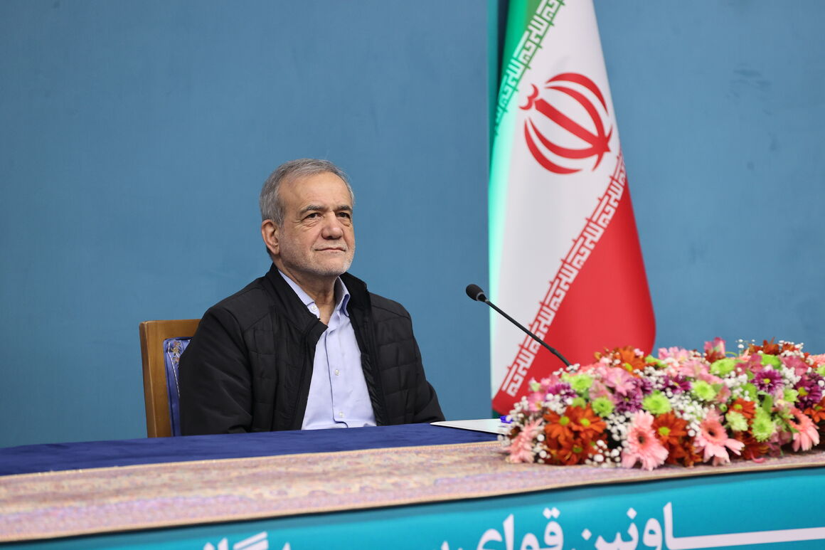 مردم به دولت برای مدیریت ناترازی انرژی کمک کنند مردم به دولت برای مدیریت ناترازی انرژی کمک کنند