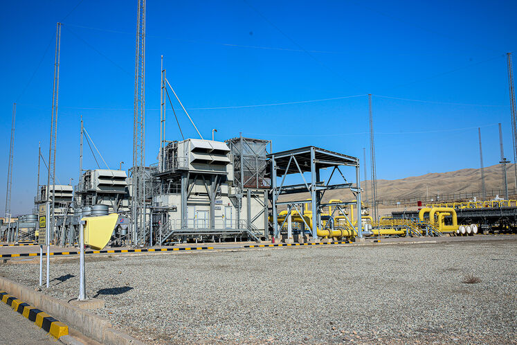 Oil minister visits Parchin Gas Pressure Boosting Station