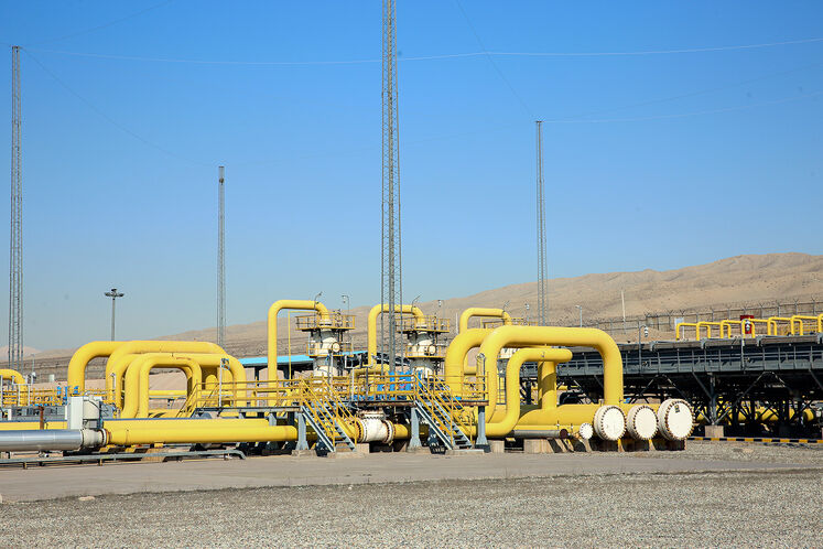 Oil minister visits Parchin Gas Pressure Boosting Station