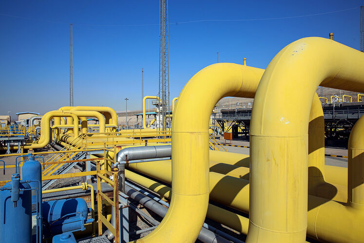 Oil minister visits Parchin Gas Pressure Boosting Station