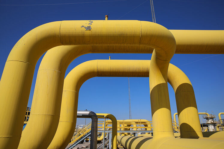 Oil minister visits Parchin Gas Pressure Boosting Station