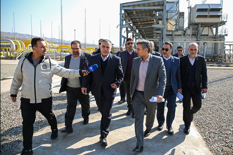 Oil minister visits Parchin Gas Pressure Boosting Station