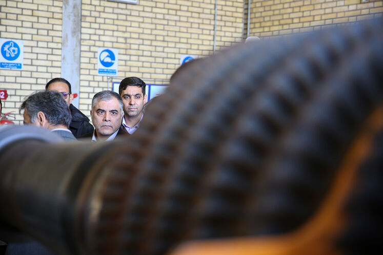 Oil minister visits Parchin Gas Pressure Boosting Station